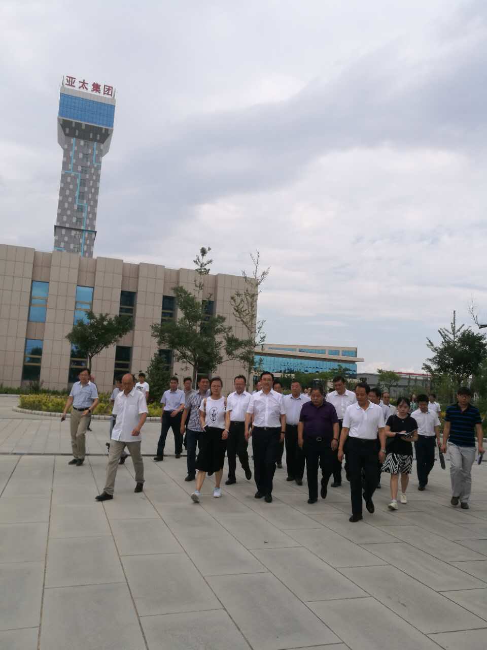 国务院第十八督查组一行旅行考察兰州新区拉斯维加斯游戏3499伊士顿电梯厂