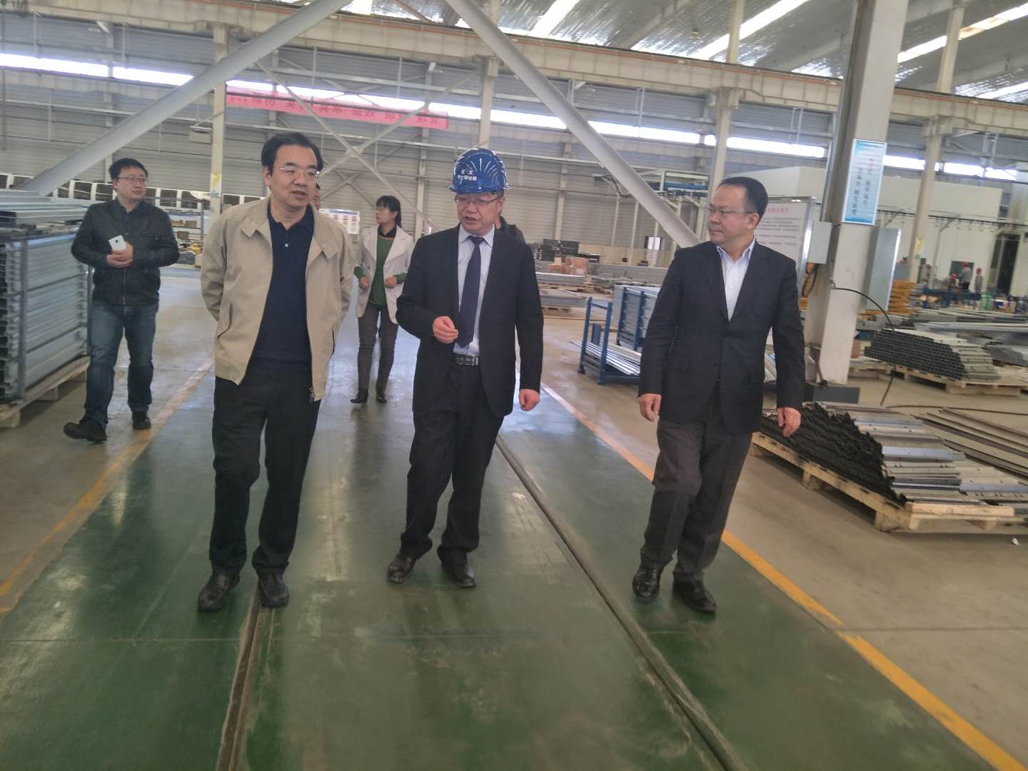 财务部驻甘专员效劳处党组书记杨瑞金，兰州市副市长牛向东一行旅行考察兰州新区拉斯维加斯游戏3499伊士顿电梯厂