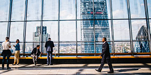 坚持“抓落实、求实事、认真任”的九字目的，起劲践行“安老、扶幼、助学、济困”宗旨，勇担企业社会责任。