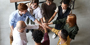 社会为拉斯维加斯游戏3499作育机缘，拉斯维加斯游戏3499为社会创立价值；以市场营销为龙头，为市场提供一流产品，在市场竞争中立异生长；以优异的业绩感恩社会，以知足的回报关爱员工；做有责任的企业，其时代的骄子；优异团队，共筑梦..